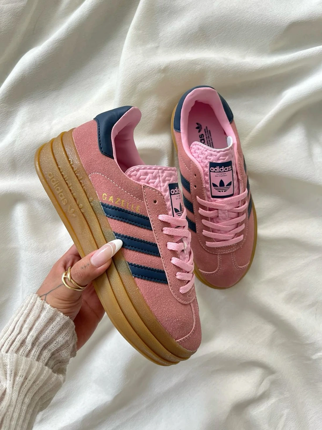 Adidas Gazelle Bold disponible en el catálogo KindMind